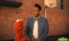 Romeo Santos lleva la bachata a Plaza Sésamo VIDEO