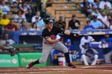¡Se aprieta la liga de béisbol!