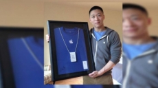 Se llama Sam Sung, trabajó en Apple y ahora subasta su carnet