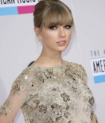 Se meten a la mansión de Taylor Swift ¡para saludarla!