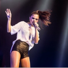 Selena Gómez demandada por incumplimiento de contrato por la empresa que sacó su primer perfume