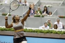 Serena Williams se retira por lesión y Petra Kvitova pasa a las semifinales.