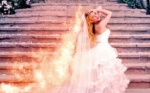 Shakira huye del altar en video de 'Empire'