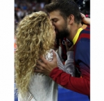 Shakira reafirma su amor por Piqué en su nuevo disco