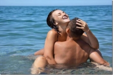 Signos que delatan a tu novia cuando quiere tener sexo