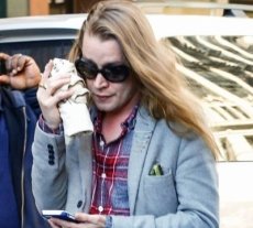 ¡SIGUE LA DECADENCIA! MACAULAY CULKIN MÁS CAMBIADO QUE NUNCA