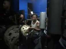 Tamborero de Omega se revela y le canta sus verdades