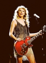 ¡Taylor Swift cambia de género!