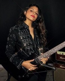 Techy Fatule presenta en abril el concierto “Que viva el puto romance”