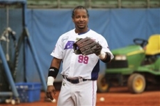 Texas deja libre a Manny Ramírez