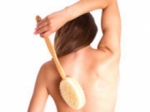 ¿Tienes espinillas en tus brazos y espalda?