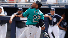 Tras sencillo anulado, Robinson Canó pega jonrón ante Atléticos