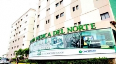 Un paciente se lanzó de un cuarto nivel de la clínica Unión Médica de Santiago; sobrevivió pero su condición es crítica