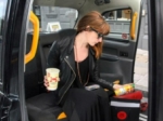 Una empresa de comidas ofrece un taxi anti-resaca para llegar fresco al trabajo