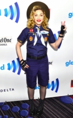 (+Video) Madonna Arremete en Contra de los Boy Scouts por Rechazar a los Gays.