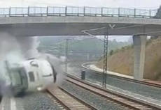 Video muestra descarrilamiento en España donde una alta funcionaria dominicana fallece en el accidente de tren de España