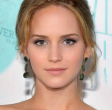 Y si Jenn-Law y Emma Watson tuvieran una hija . . .