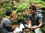 Zac Efron demuestra su lado más salvaje… ¡Es casi Tarzán!